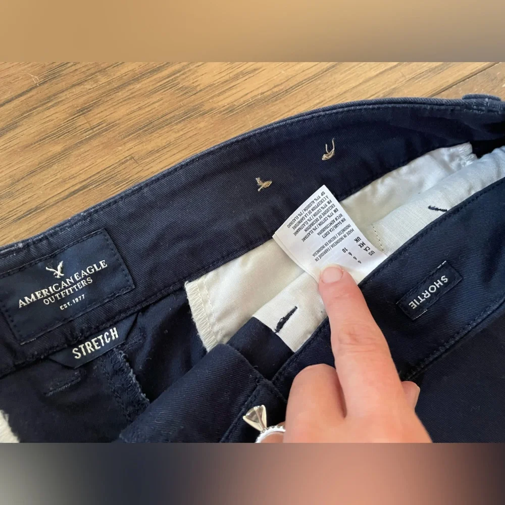 American eagle size 4 shortie shorts Navy - Picture 3 of 4